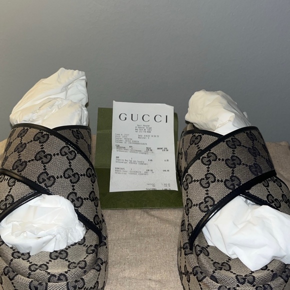 Women’s Gucci platform slides - Picture 1 of 4